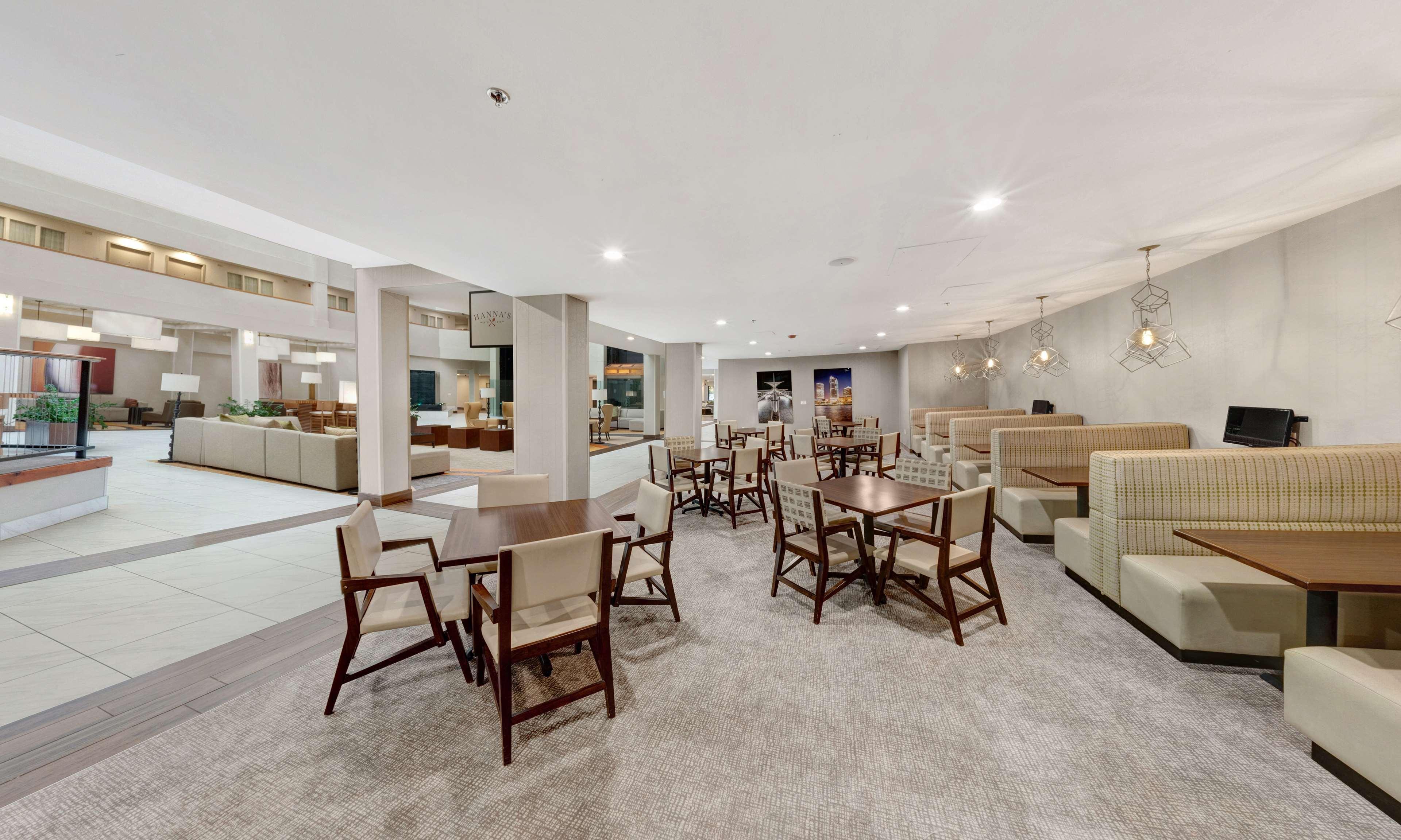 密尔沃基布鲁克菲尔德希尔顿合博套房酒店 外观 照片